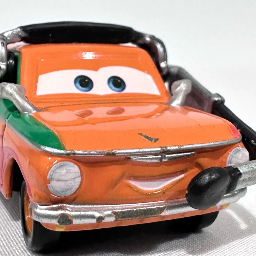 Disney Pixar Cars 2 Brian Gearlooski WGP Crew Chief Die-cast Mattel Rare